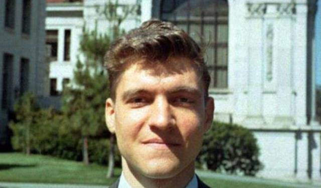 史上最难抓的"炸弹天才"智商比霍金高,fbi对他也束手无策_泰德