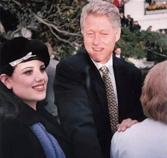 后来克林顿依然在政坛活跃,莱温斯基经历了怎样的人生,现状如何