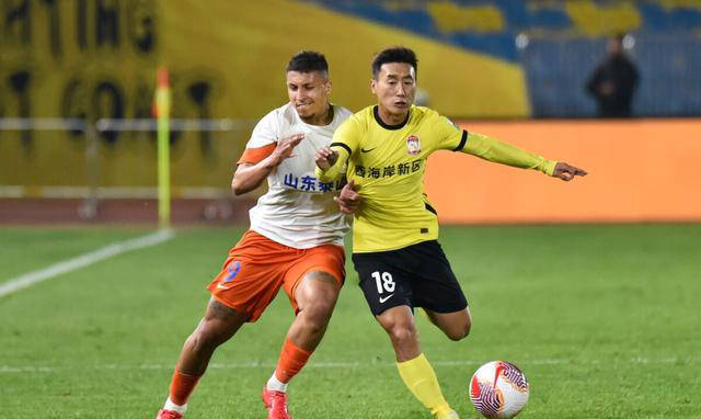 原创            山东泰山陷入双外援困境，球队需要调整-泰山队新外援 葡甲