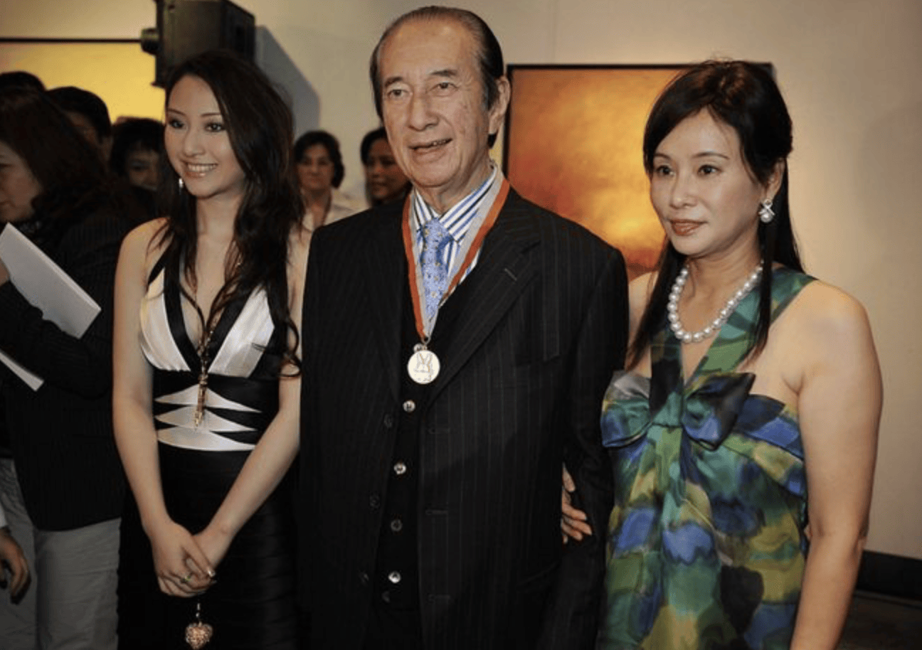 70岁陈婉珍在家宴请朋友,亲自下厨做家常菜,何超莲称赞全都喜欢