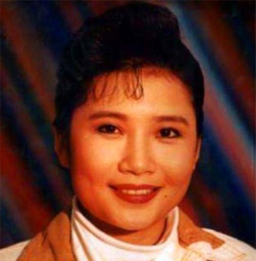 26年前,李娜唱红《青藏高原》,却在事业巅峰期出家,现今怎样了