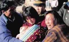 《盲井》下的矿工:"我们就是两片石头夹的一块肉"