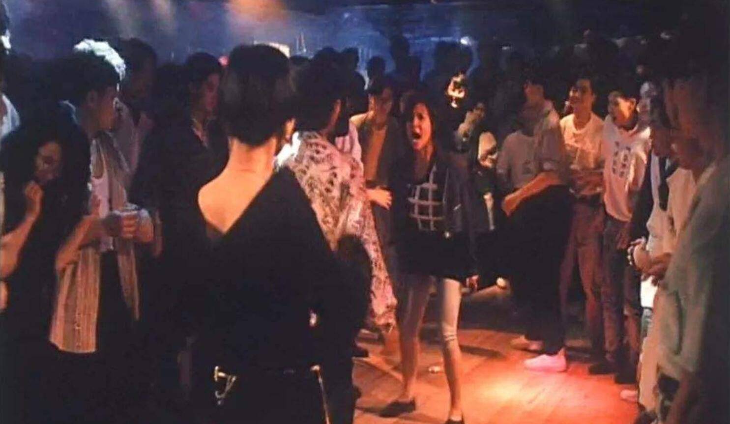 2004年,沈阳舞厅舞女接连失踪被害,警方锁定出手大方的退休厂长