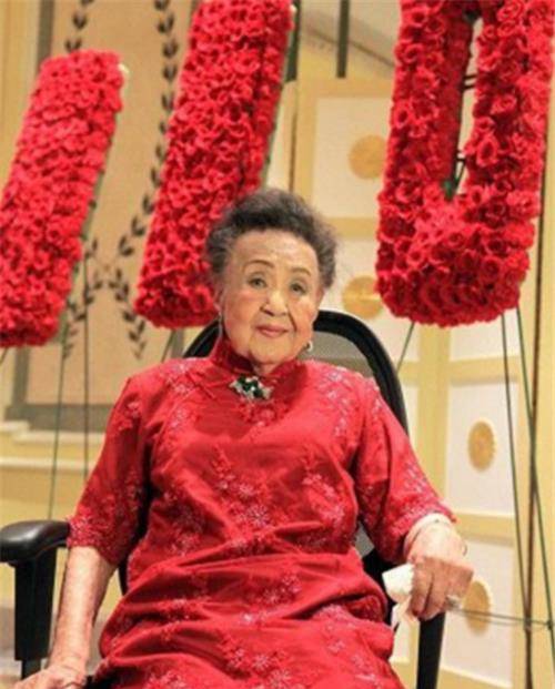 她是复旦校花,爱吃肥肉从不锻炼,活了112岁,长寿秘诀仅3个字