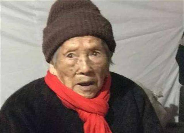 了男子10元工钱,50年后98岁的她冒雨走3公里还债_孙杏宝_张发林_妻子