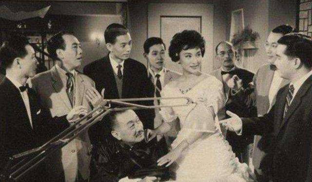 30年代的交际花,个个美艳动人,胡蝶式穿搭是上海滩的时尚标杆