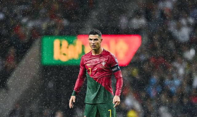 c罗在葡萄牙国家队历史上出场次数最高,已为国家队效力206次,并攻入