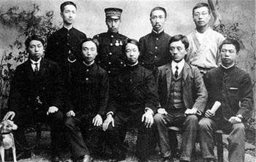 王阿法拒绝掉了这个交易,然而他现在看宋教仁的照片.