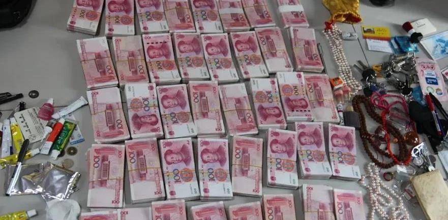 王兴夫:10年敛财2亿,假扮活佛行骗100多位女弟子,他的下场如何