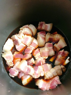 懒人版"红烧肉",做法特别简单,肉质软糯香甜,好吃还不油腻!