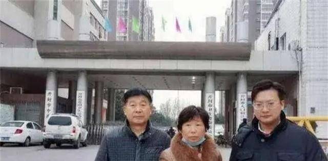 医院抱错互换人生28年,养父母为救肝癌儿子寻其亲生父母
