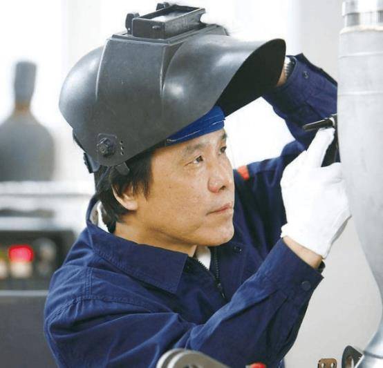 "火箭心脏焊接人"高凤林:外企年薪百万挖不走,称:我是中国人