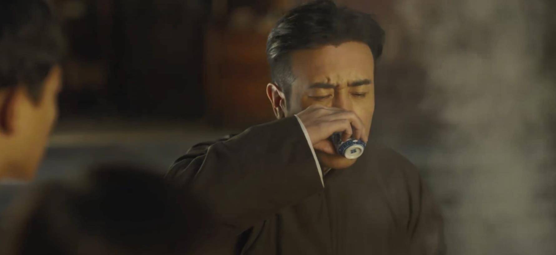 《觉醒年代》:17年后,陈独秀狱中祭子,以酒酹地