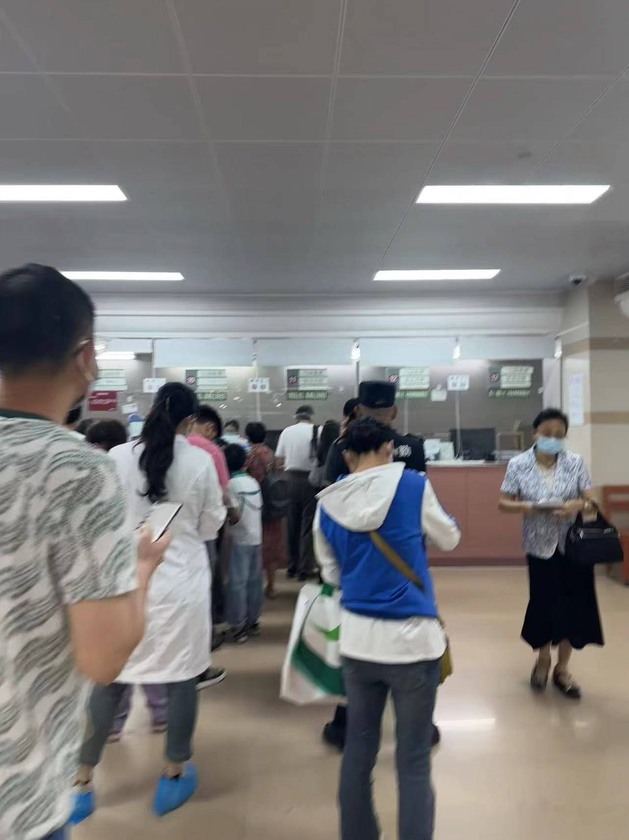 包含24小时专业跑腿服务	陪诊跑腿服务西城区排队跑腿代挂号，省时省力便捷救急的词条