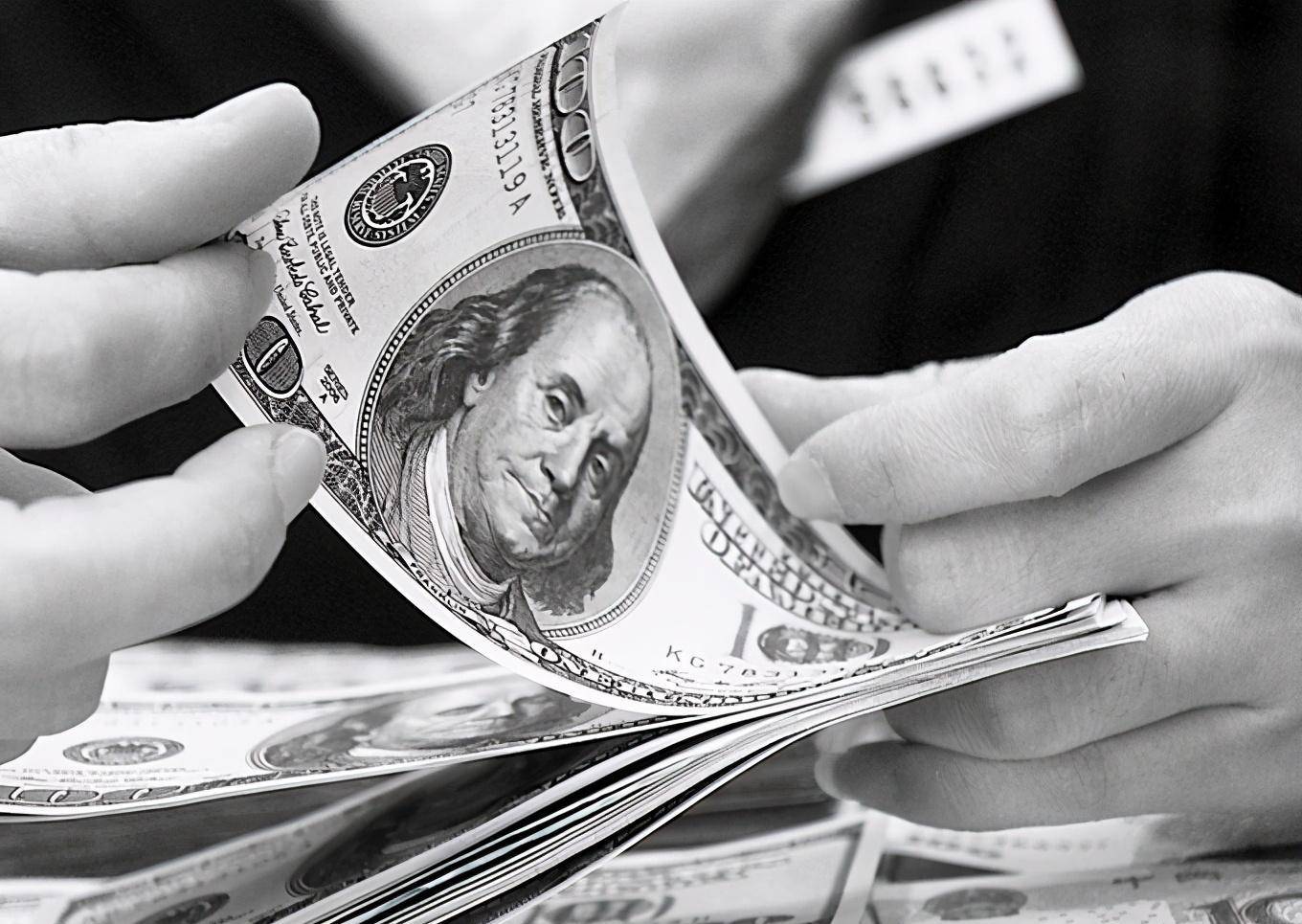 上世纪,福建一妇女偷渡美国,后被美全球通缉,死后百辆