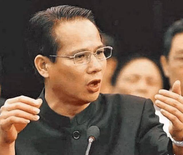 东莞"太子辉",靠理发店起步,做到大酒店,最终因此锒