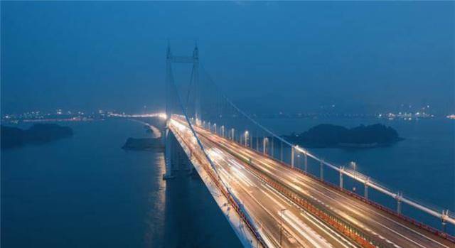 1997年5月1日,一座大桥横跨珠江狮子洋水域,东起东莞,西至广州.