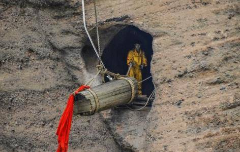 龙虎山大量的"悬棺"怎么回事?研究多年搞不懂,老农说出玄妙