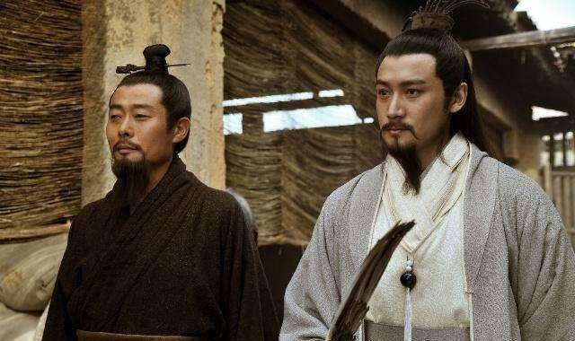 诸葛亮还招贤纳士,在政治上提拔蒋琬,费祎,董允等人,在军事上重用魏延