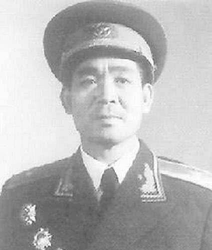 全军唯一一例,这个军的军长和副军长是少将,政委和副政委是中将