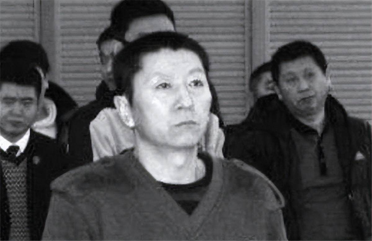 纪实:伊春空难:机长扔下乘客逃跑,致44人遇难,被判刑3年