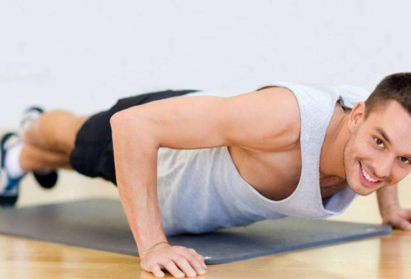 间距达到极小时,我们的发力会更加困难,除了对直奂∪獾募忧垦盗吠