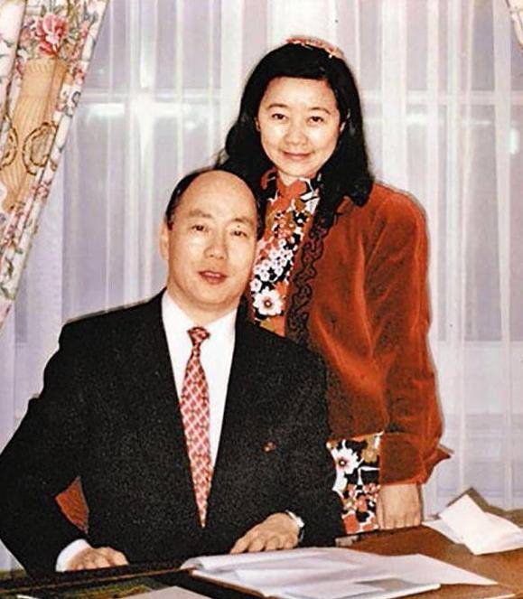 中国第一女首富,丈夫被绑架30年至今没找到,830亿遗产全捐_龚如心_王