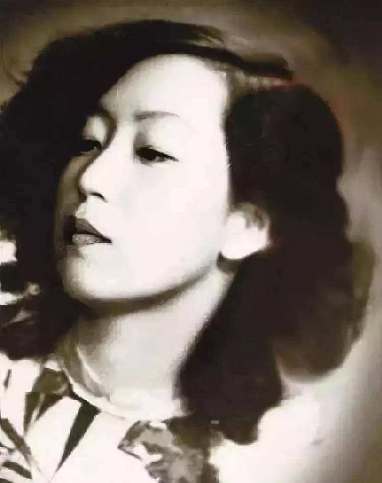 张爱玲与桑弧:得知她曾堕胎受损,他的暖心举动,却造就诛心虐恋