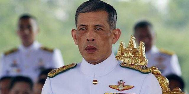 文莱亲王坐拥佳丽40人,为情人花8亿建造饭店,光客房就有600多间