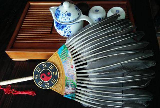 儒 道 佛=扇子,文人的"玩物"扇子,为何能"装下"中国传统文化?