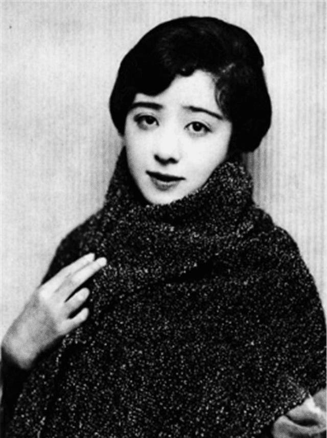 不久,濑户内寂听的"不安分"就暴露了出来,她竟然爱上了丈夫的学生木下