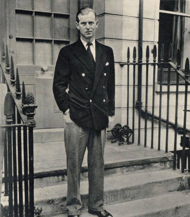 菲利普的母亲符腾堡的爱丽丝公主是黑森-莱茵公主维多利亚的长女,而