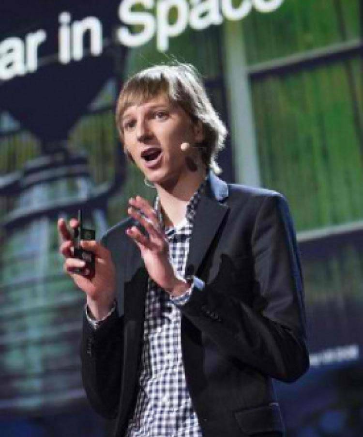 美国天才少年:10岁在家造炸弹,14岁造核反应堆,国土部亲自邀请_威尔逊