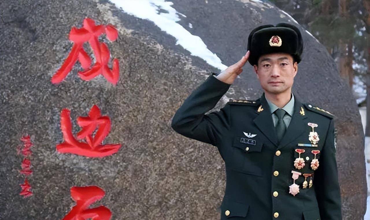 正如军分区领导明知他妻子即将临盆,仍不得不把他叫来带队出车一样