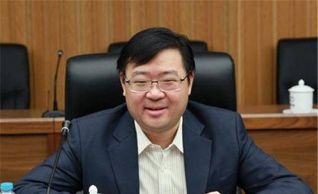 彭小峰:江西首富,靠2万元起家,32岁身家400亿,如今却被批捕