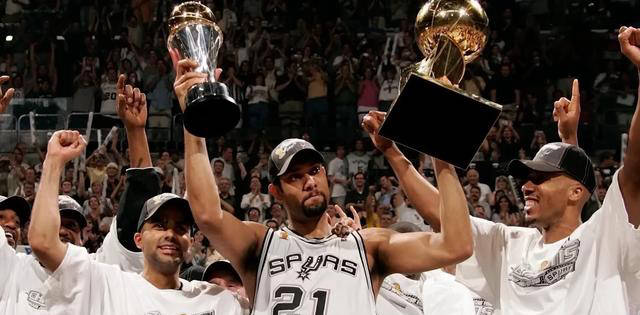 邓肯拒绝排名乔詹科,回顾5次总冠军荣耀与"大笑吃t"经历