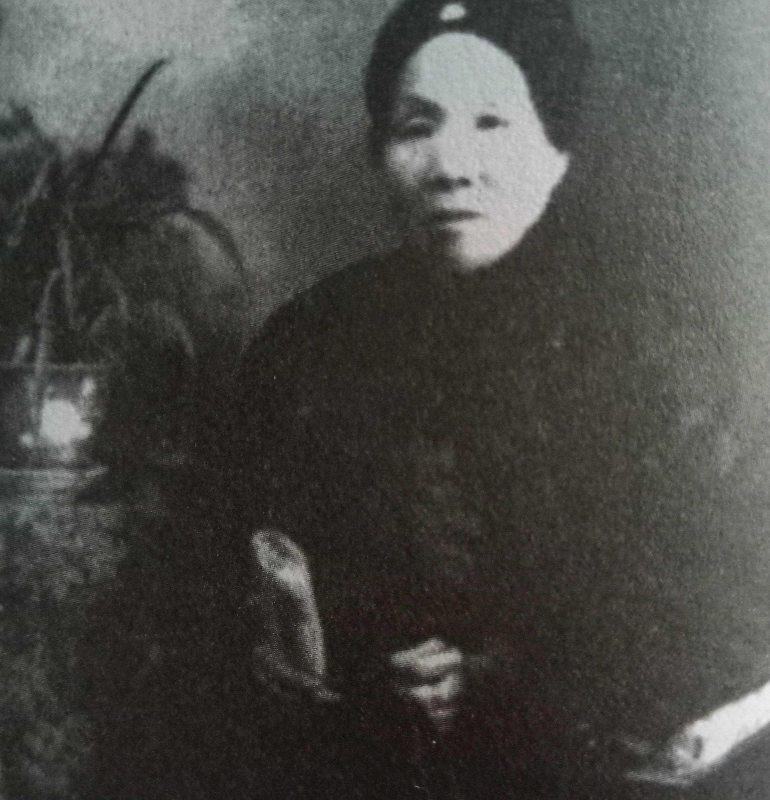 她为杨虎城守寡半辈子,抚育他的6名儿女,非烈士却葬在烈士陵园_蕙兰