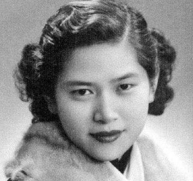 东北双枪女匪张素贞:专抢地主恶霸,24岁被枪决却受百姓自发送行