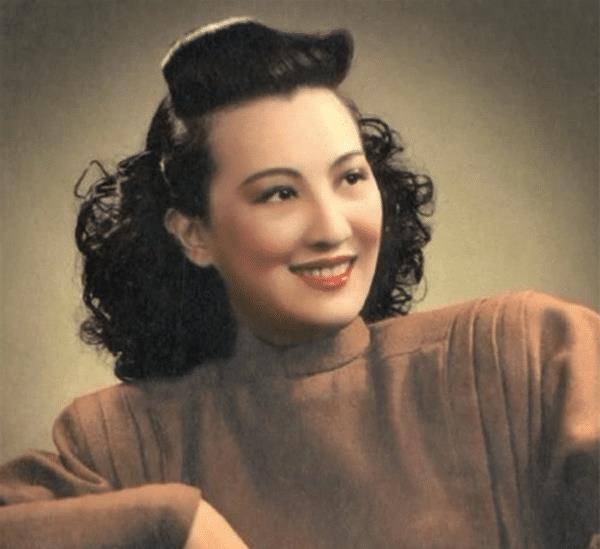 民国美女周璇:一首《夜上海》红遍全国,晚年精神失常