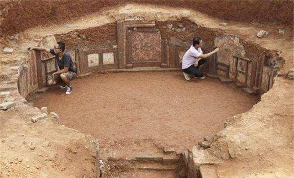 盗墓界有个"不成文规定":金银珠宝皆可盗,唯独一样东西不能碰