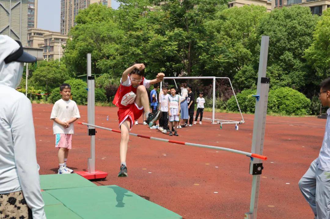 记泰州市凤凰小学教育集团太湖路校区春学期运动会
