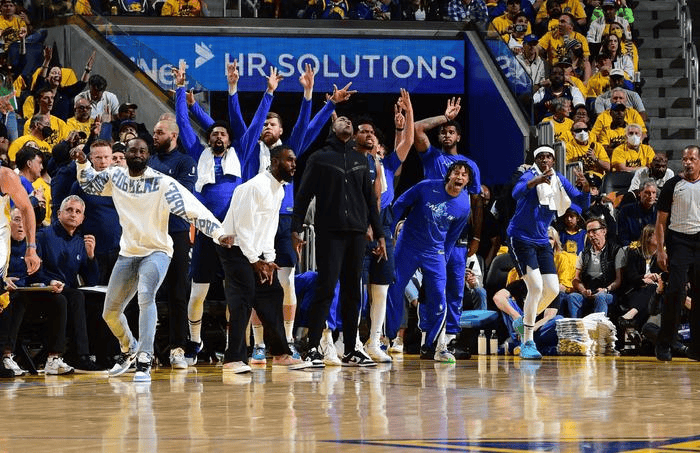 最被低估的球队,独行侠季后赛一路以下克上(下篇)_东契奇_欧文_防守