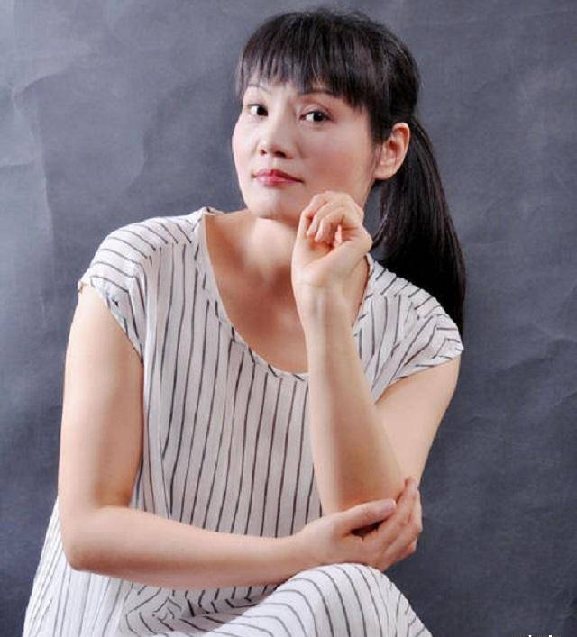 熊芳芳:不安分的美女教师,从乡村到深圳,6次跳槽终成一代名师