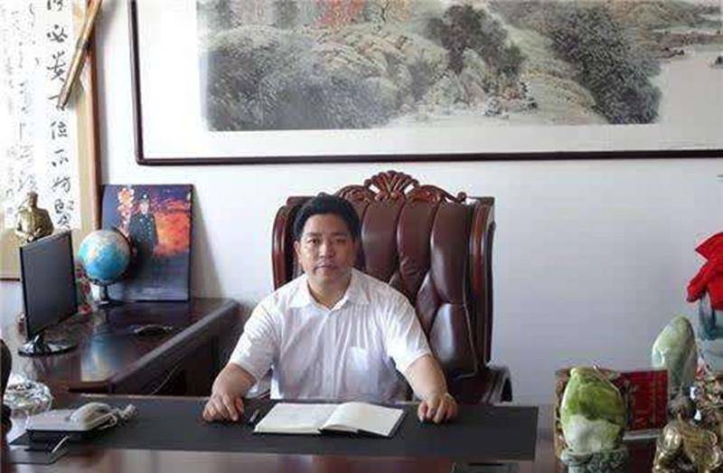 浙江女子给小乞丐做了一顿饭,给了30元路费,20年后乞丐百万报恩