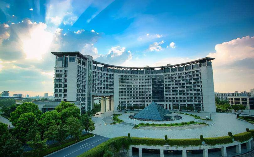 大学_院校_钢铁