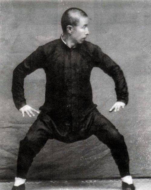 后来还创建了孙门武学,是我国近代历史中比较有名的武术家