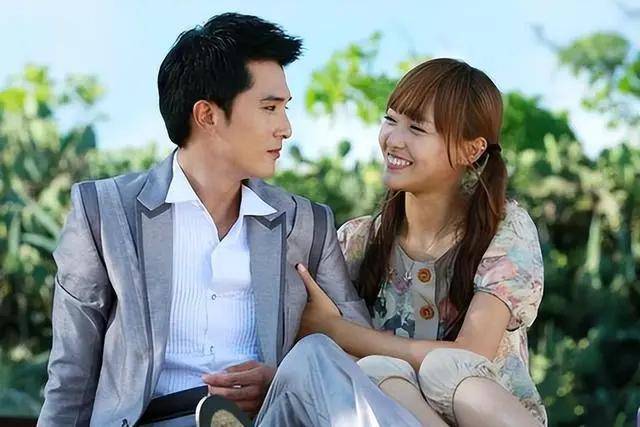 有一种整容叫唐嫣结婚,老公罗晋没什么变化,她却像换了一个人.