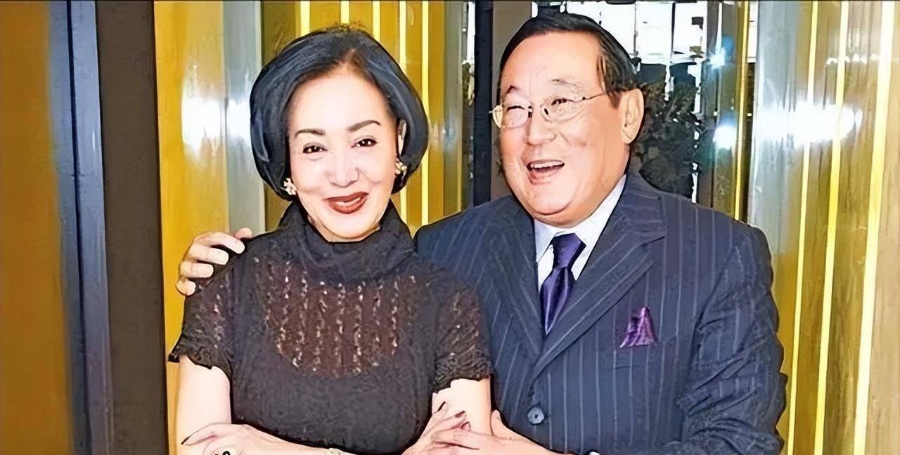 何莉莉与赵世光的爱情罗曼史