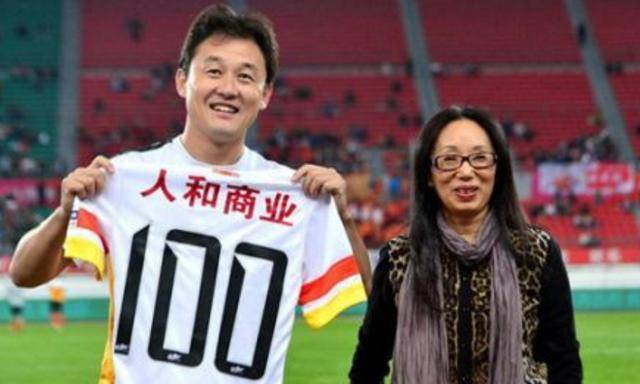 黑龙江女首富戴秀丽,身价95亿却惨遭离婚,丈夫直言:厌倦太富裕