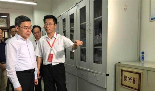 17年前他偷走高考试卷,被揭发罪行依旧高考,分数却超越一本线_杨博